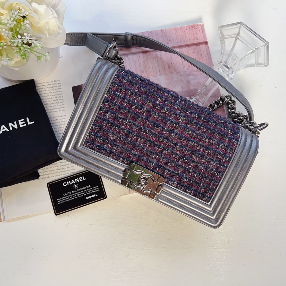 4150-Chanel Tweed Medium Le Boy Flap Grey